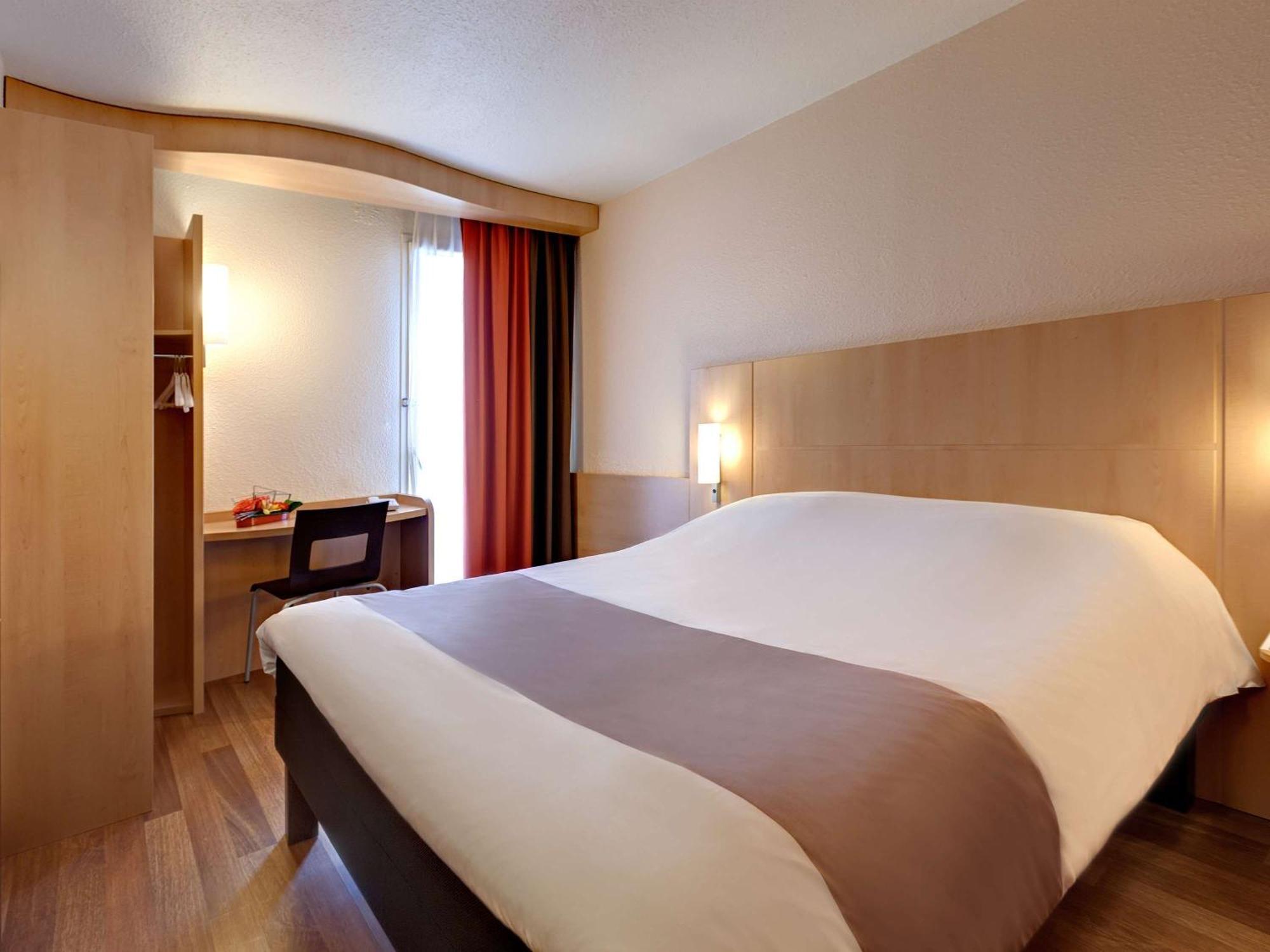 Ibis La Roche Sur Yon Vendespace ميورو لو كابْتيفْ المظهر الخارجي الصورة